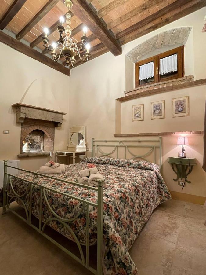 Antica Casa Del Glicine Daire Poggibonsi Dış mekan fotoğraf