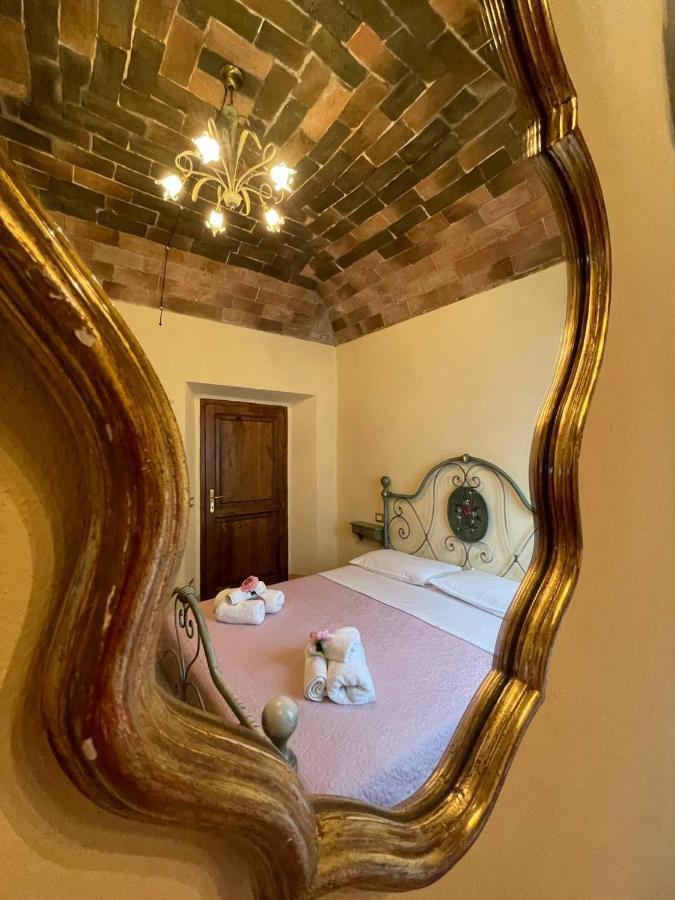 Antica Casa Del Glicine Daire Poggibonsi Dış mekan fotoğraf