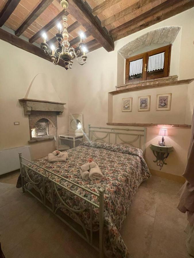 Antica Casa Del Glicine Daire Poggibonsi Dış mekan fotoğraf